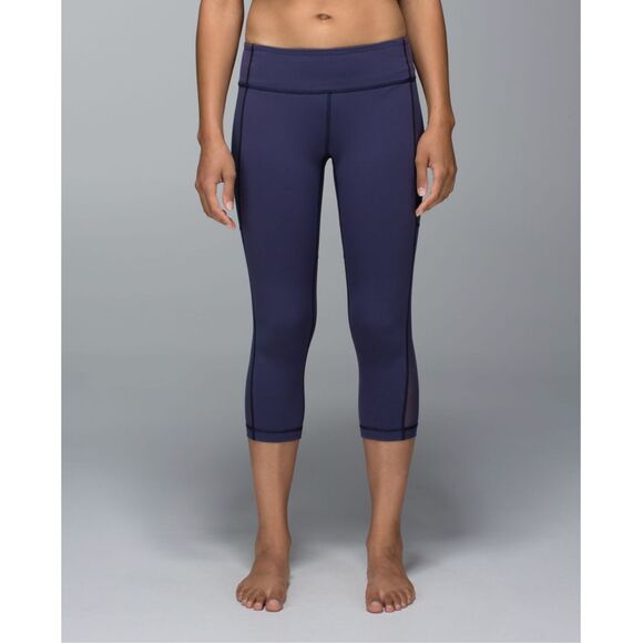 EUC Lululemon Breathe Easy Mesh Back Panel Crop Leggings | Cadet Blue | Size 6 - Picture 2 of 10